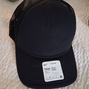 Nike Black Tone on Tone Snap Back Trucker Hat OS